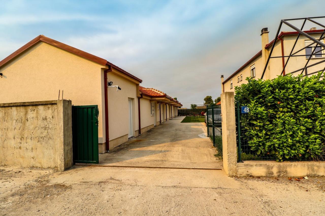 Simo Apartments Airport ポドゴリツァ エクステリア 写真