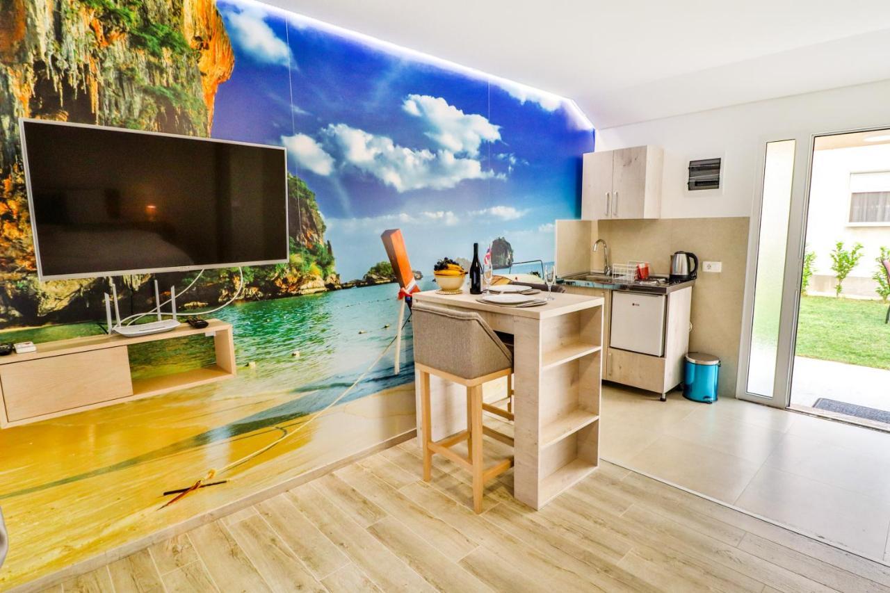 Simo Apartments Airport ポドゴリツァ エクステリア 写真
