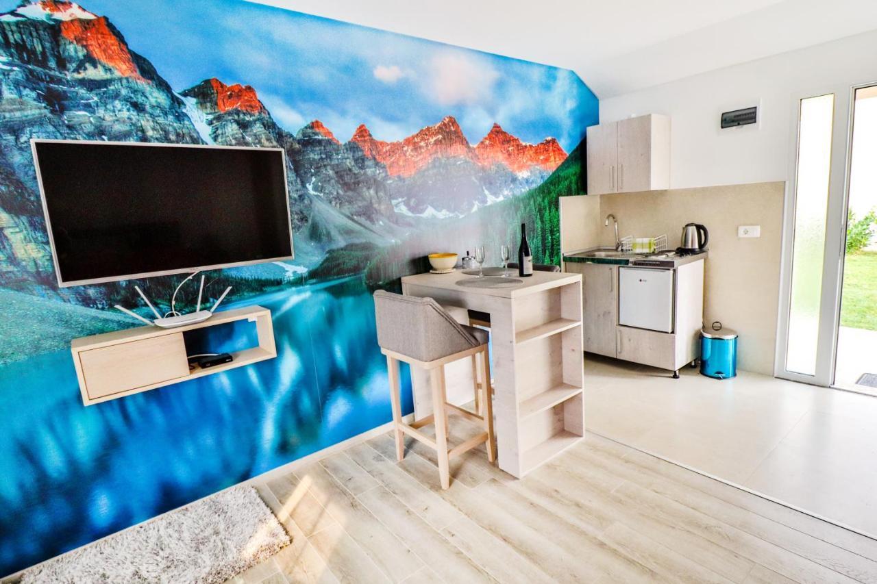 Simo Apartments Airport ポドゴリツァ エクステリア 写真