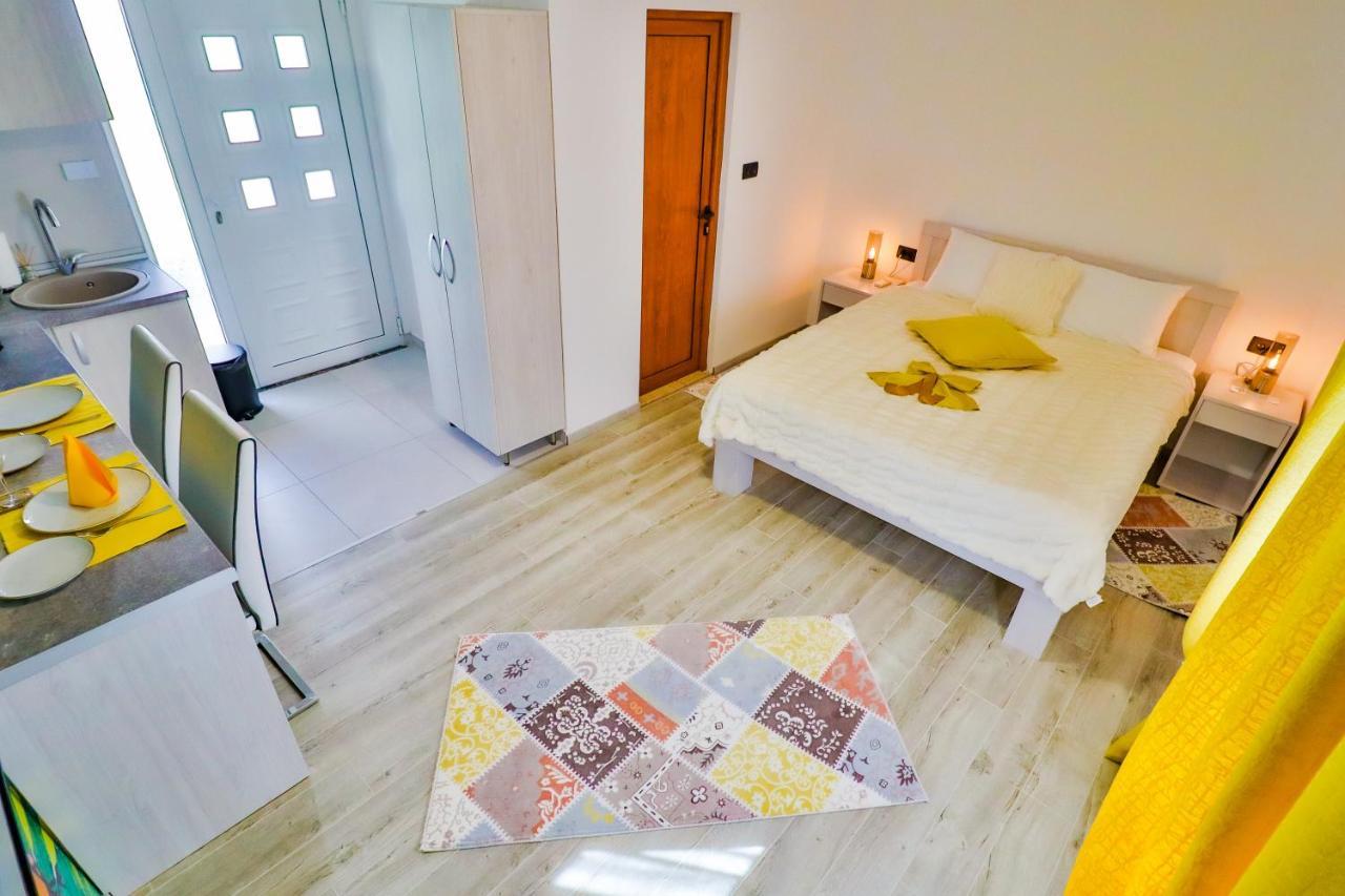 Simo Apartments Airport ポドゴリツァ エクステリア 写真